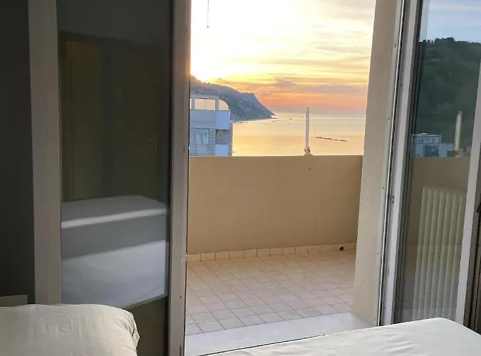 Tramonto In Baia Lejlighed Pesaro