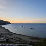 Tramonto In Baia * 佩萨罗